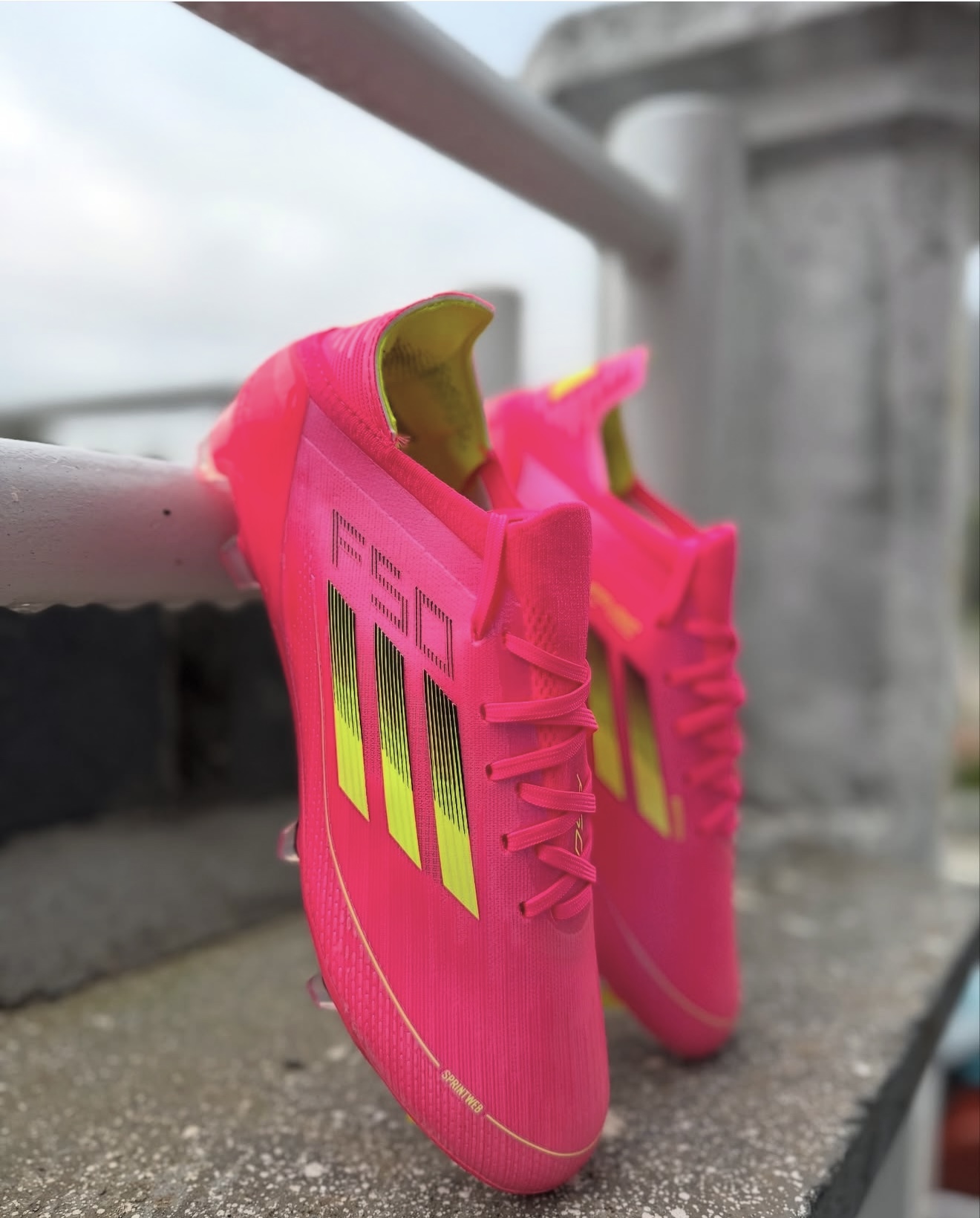 ADIDAS F50 FUSCIA